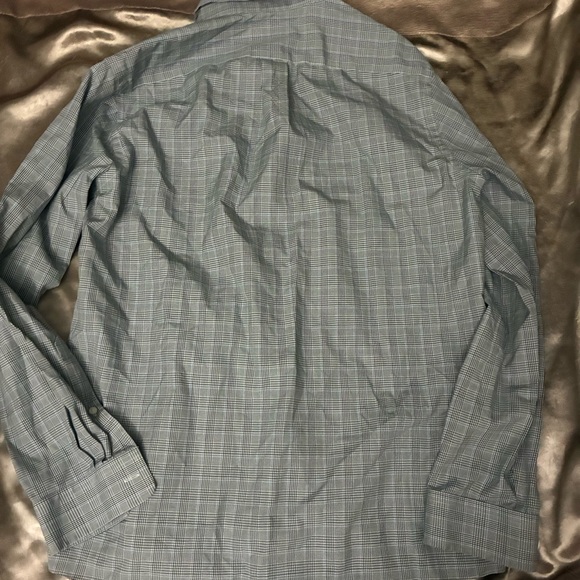 Eddie Bauer Men's Charcoal Plaid Button Down Shirt - Picture 5 of 5